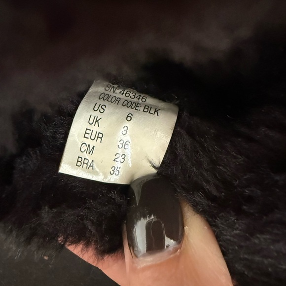 Skechers BOBS | Ice Angel Slippers | Size 6 | Black | Faux Fur | Knit - Picture 5 of 5